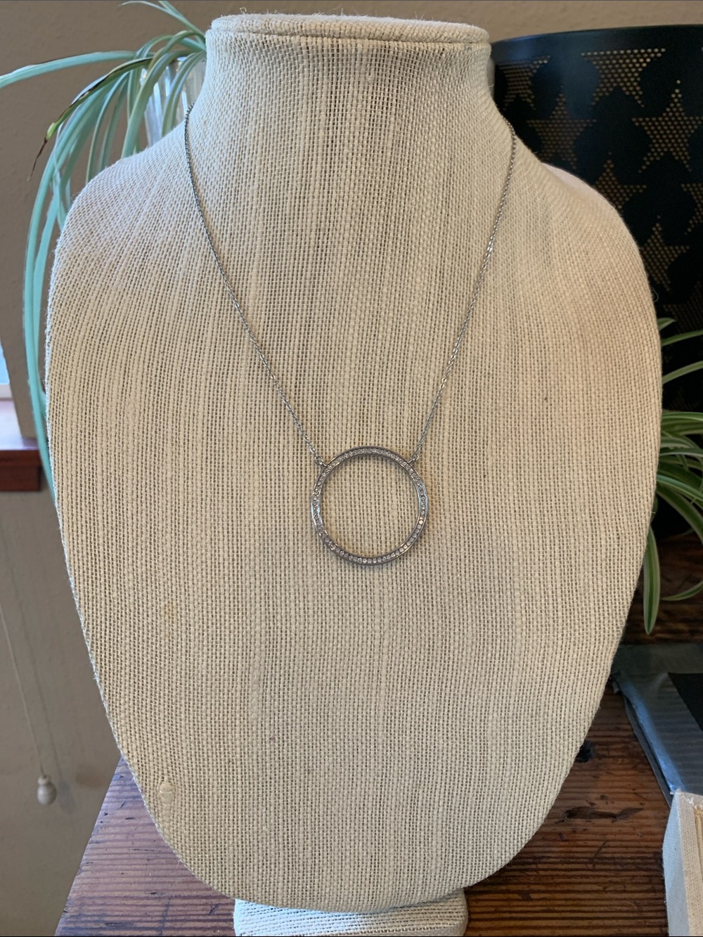 Minimal Silver Circle Pendant Necklace - Timeless Shine
